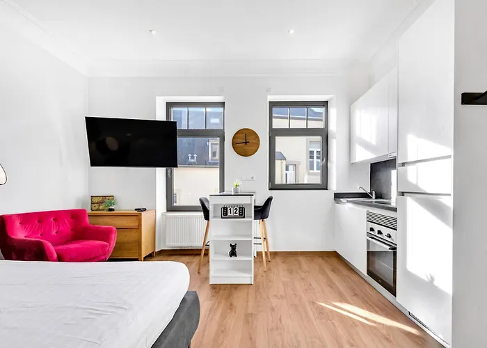 Apartment 4 - Near Place De Paris