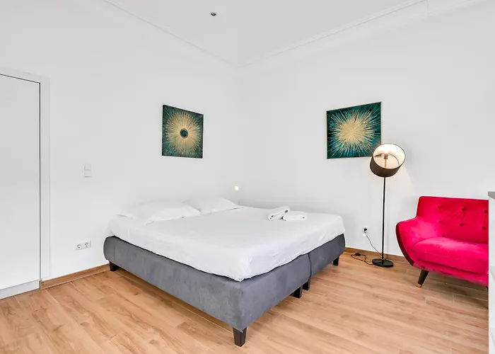 Апартаменты 4 - Near Place De Paris